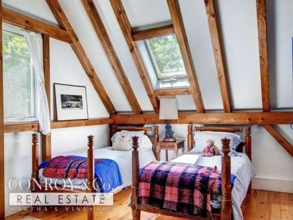 Cape Cod Home 994327