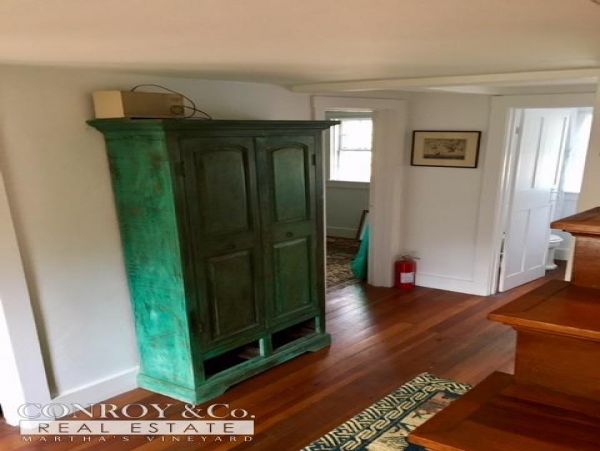 Cape Cod Home 994328