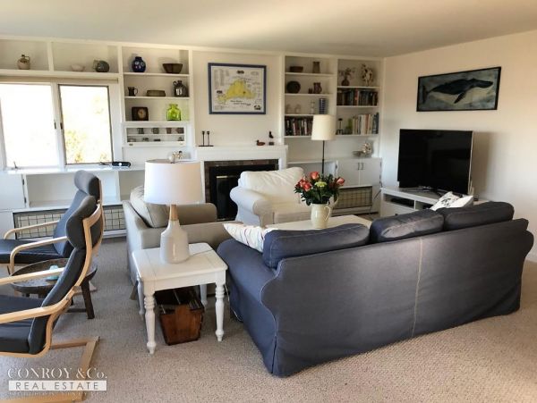 Cape Cod Home 994329