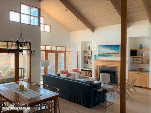 Cape Cod Home 994332