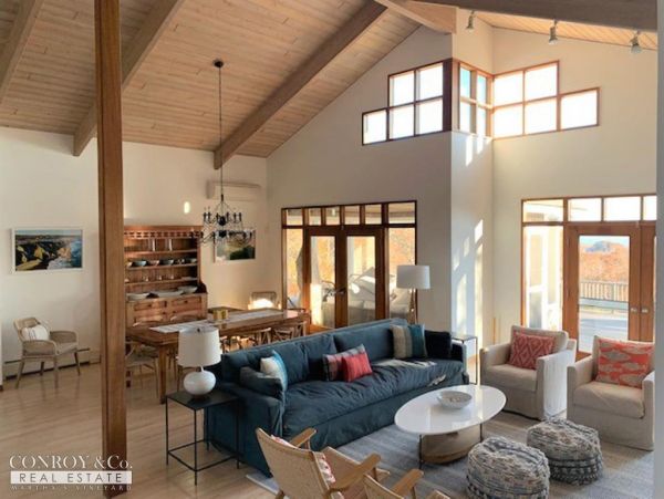 Cape Cod Home 994332