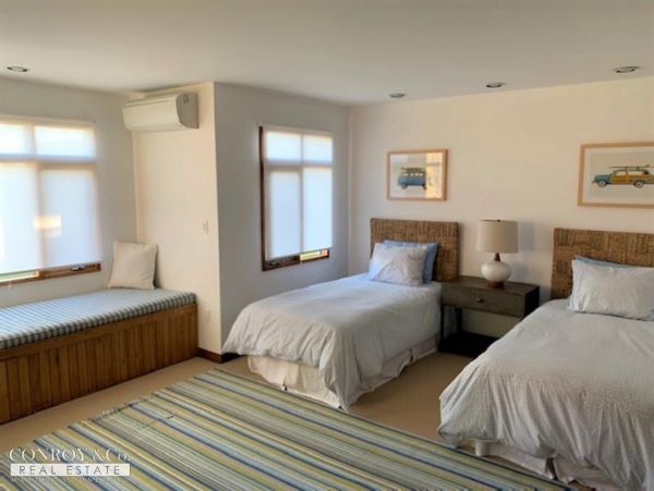 Cape Cod Home 994332