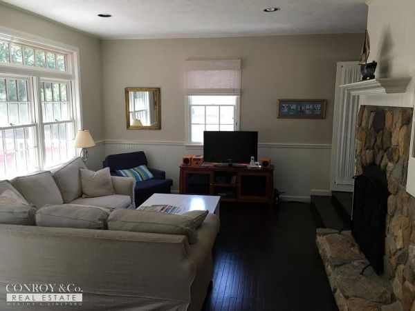 Cape Cod Home 994334