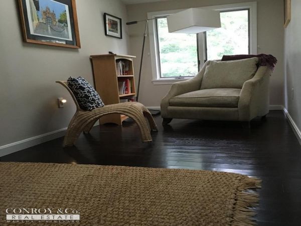 Cape Cod Home 994334