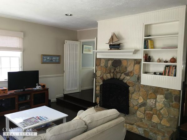 Cape Cod Home 994334