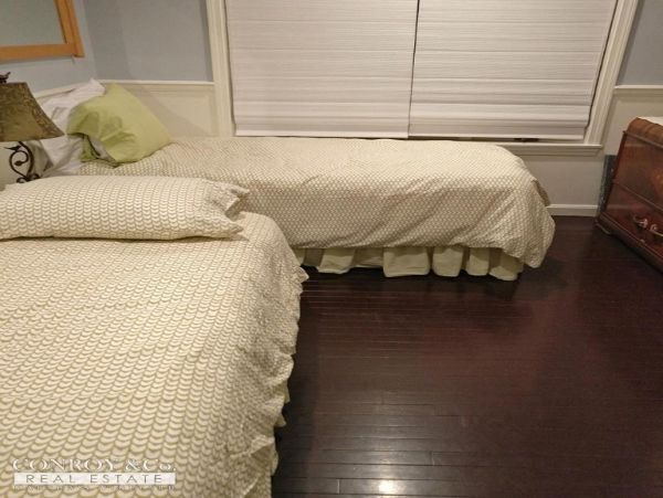 Cape Cod Home 994334