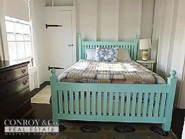 Cape Cod Home 994335