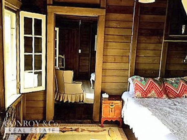 Cape Cod Home 994335