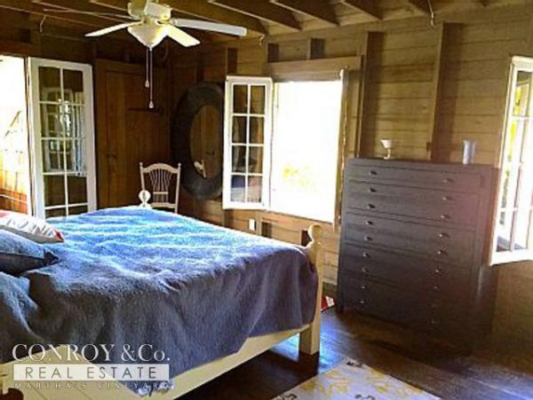 Cape Cod Home 994335