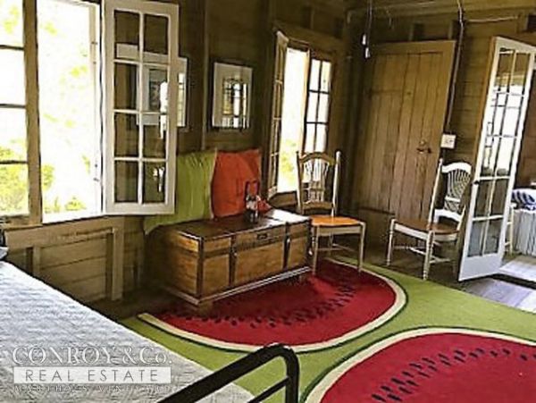 Cape Cod Home 994335