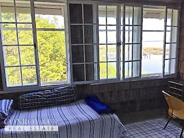 Cape Cod Home 994335