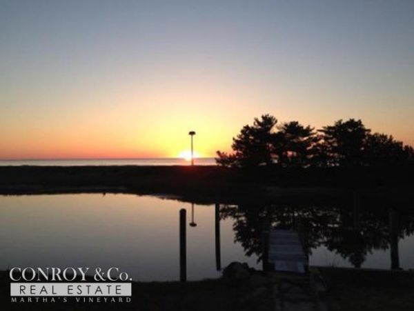 Cape Cod Home 994335