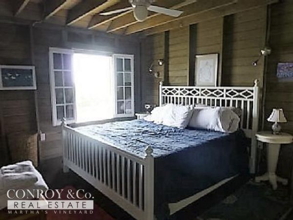 Cape Cod Home 994335