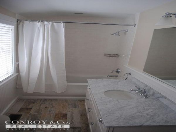 Cape Cod Home 994336
