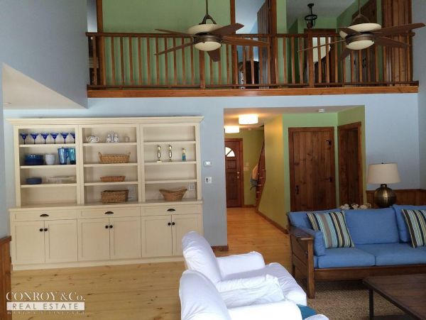 Cape Cod Home 994336