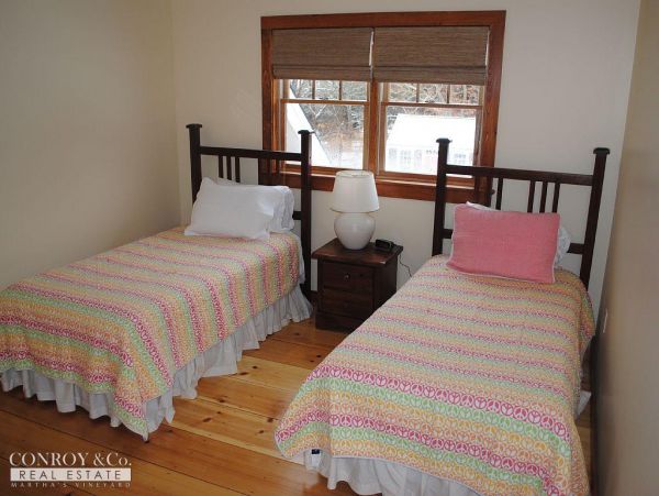Cape Cod Home 994336