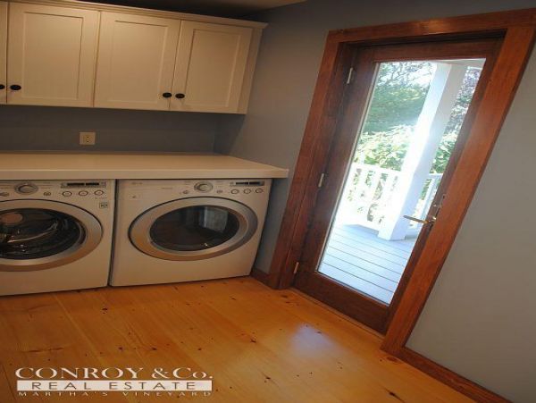 Cape Cod Home 994336