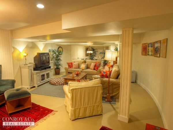Cape Cod Home 994337