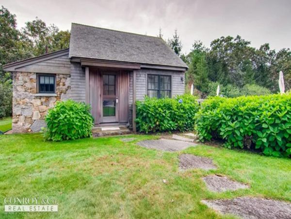 Cape Cod Home 994337