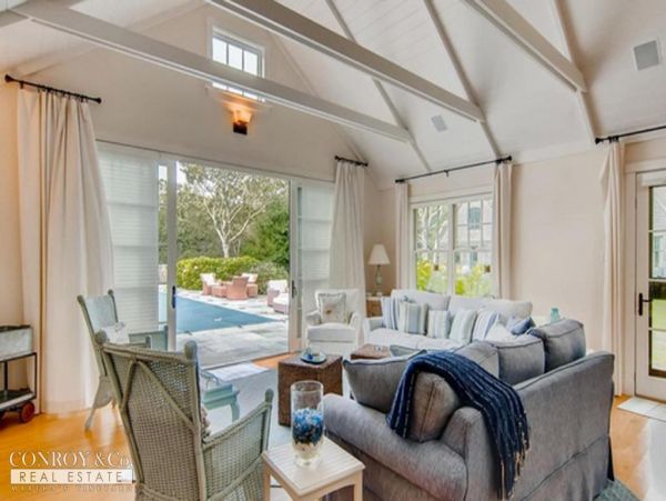 Cape Cod Home 994337