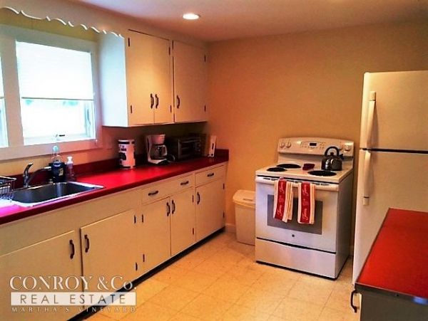 Cape Cod Home 994338