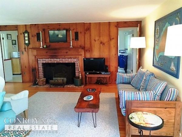 Cape Cod Home 994338