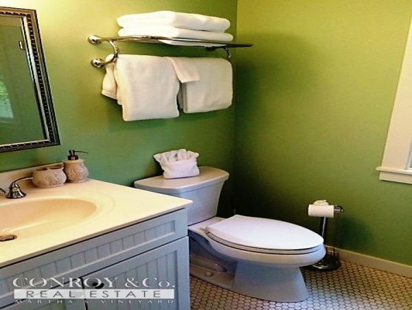 Cape Cod Home 994338