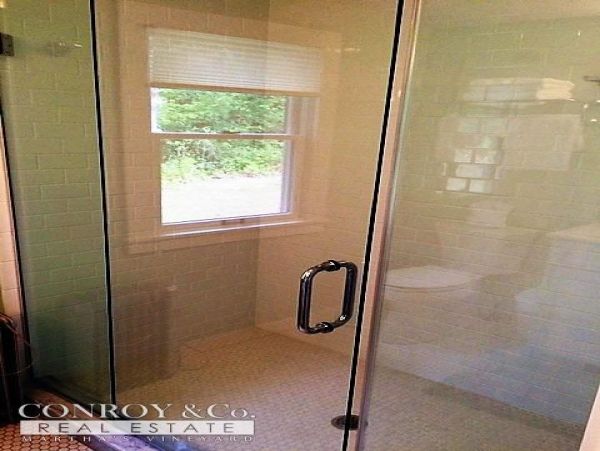 Cape Cod Home 994338