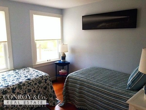 Cape Cod Home 994338