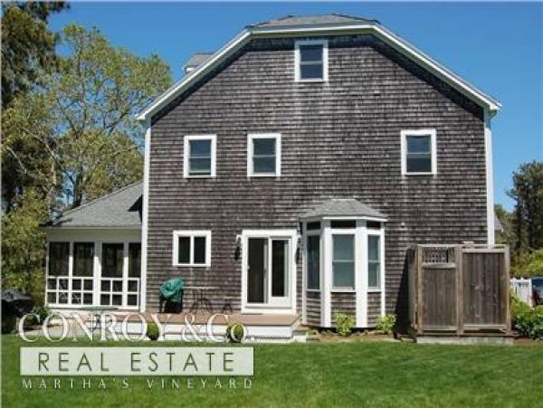 Cape Cod Home 994339