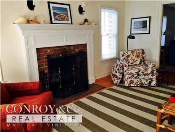 Cape Cod Home 994339