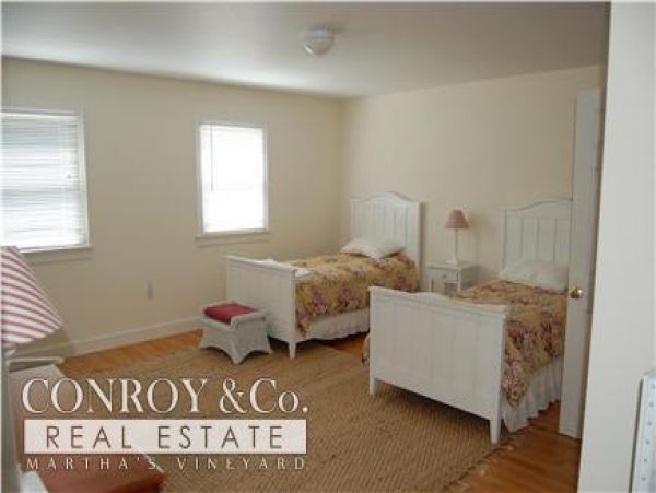 Cape Cod Home 994339