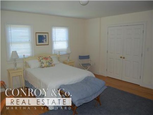 Cape Cod Home 994339