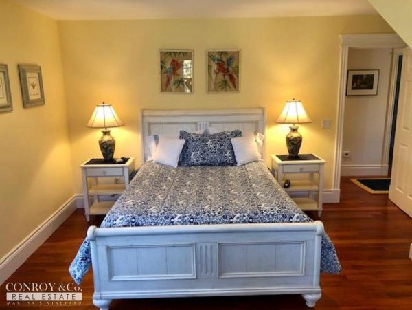 Cape Cod Home 994340