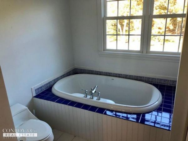 Cape Cod Home 994340