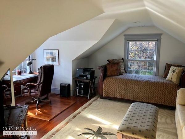 Cape Cod Home 994340