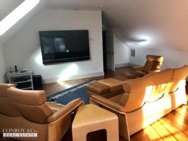 Cape Cod Home 994340