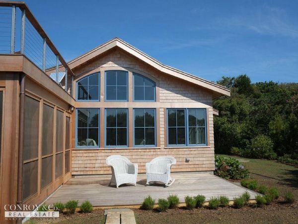 Cape Cod Home 994341