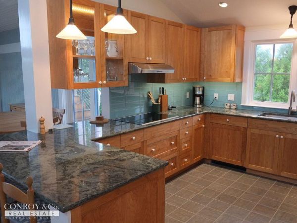Cape Cod Home 994341