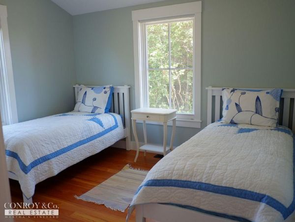 Cape Cod Home 994341