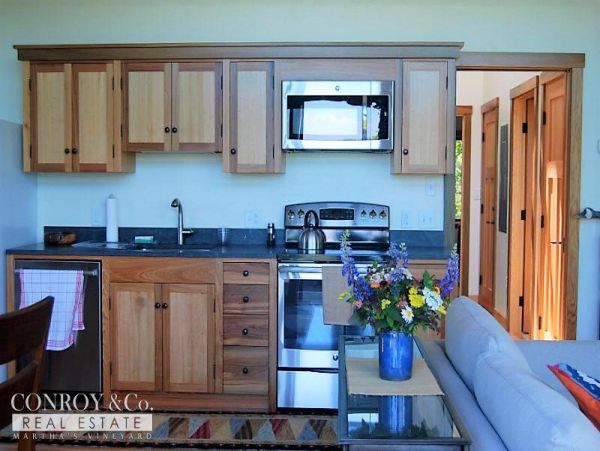 Cape Cod Home 994342