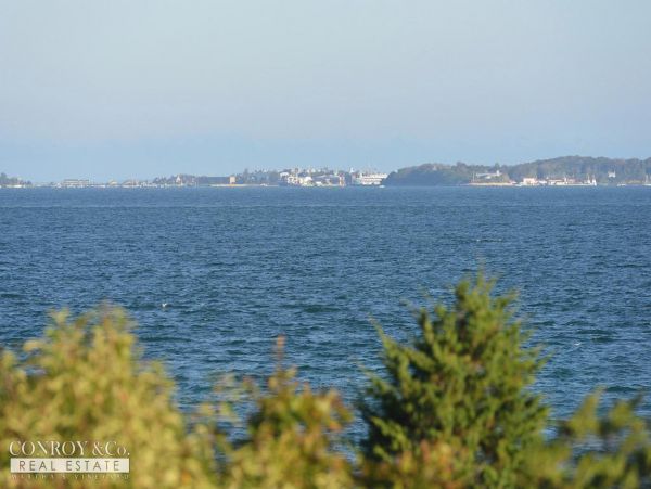 Cape Cod Home 994343