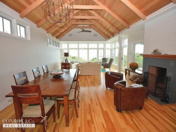 Cape Cod Home 994343