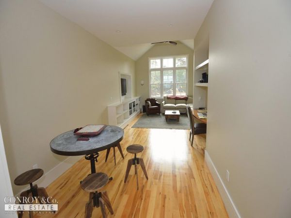 Cape Cod Home 994343