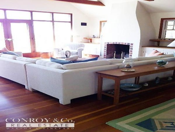 Cape Cod Home 994344