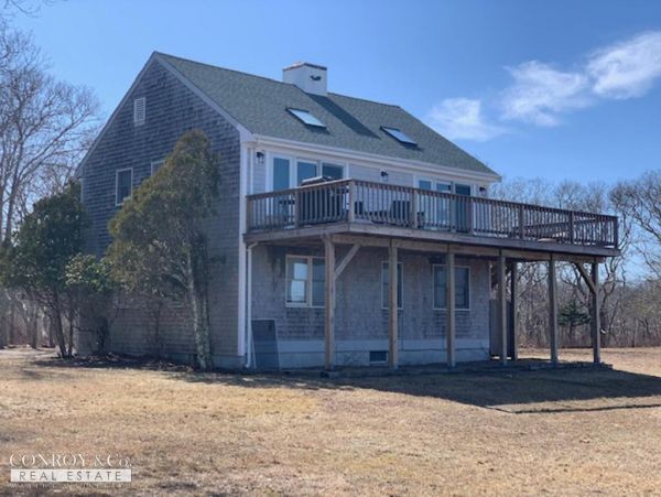 Cape Cod Home 994345