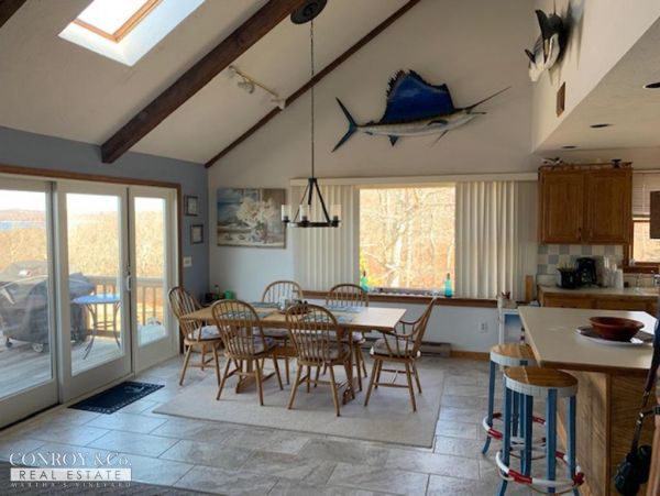 Cape Cod Home 994345