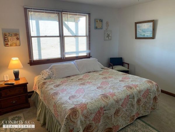 Cape Cod Home 994345