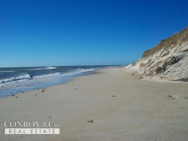 Cape Cod Home 994346