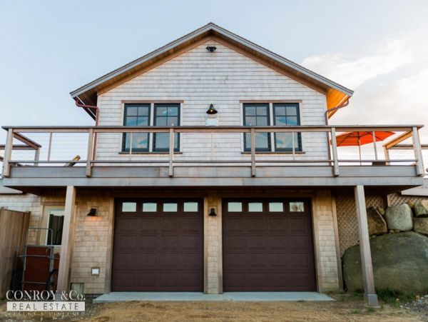 Cape Cod Home 994346